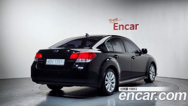 Subaru Legacy 2011 — photo 2