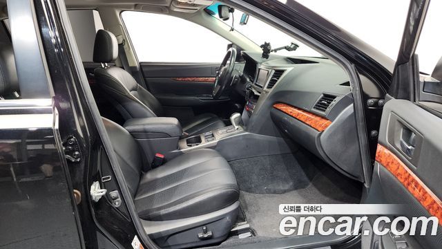 Subaru Legacy 2011 — photo 11