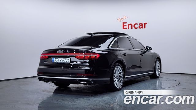 Audi A8 2021 — photo 2