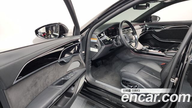 Audi A8 2021 — photo 10