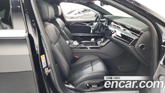 Audi A8 2021 — photo 11