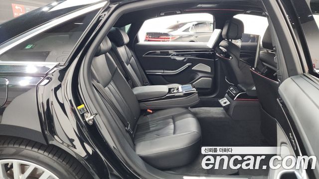 Audi A8 2021 — photo 12