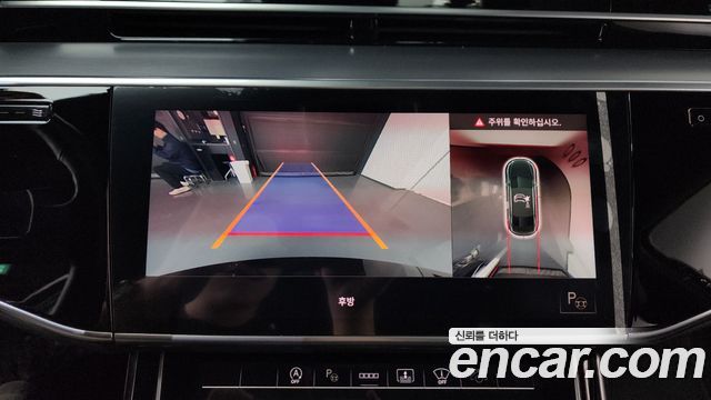 Audi A8 2021 — photo 15