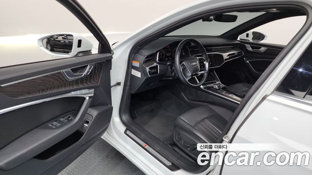 Audi A6 2022 — photo 10