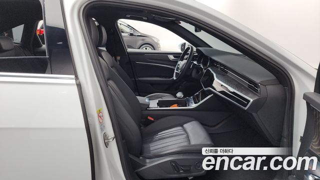 Audi A6 2022 — photo 11