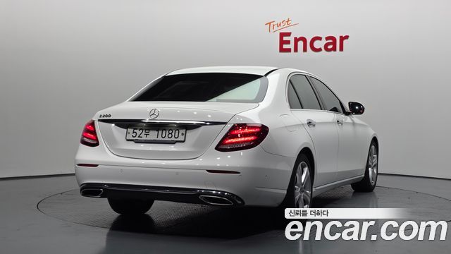 Mercedes-Benz E-Class 2018 — photo 2