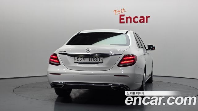 Mercedes-Benz E-Class 2018 — photo 4