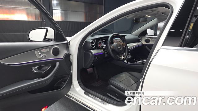 Mercedes-Benz E-Class 2018 — photo 10