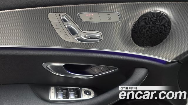 Mercedes-Benz E-Class 2018 — photo 17