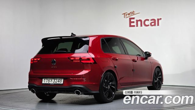 Volkswagen Golf 2022 — photo 2