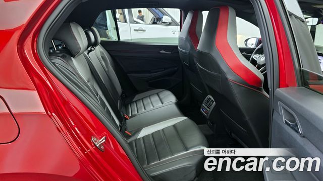 Volkswagen Golf 2022 — photo 12
