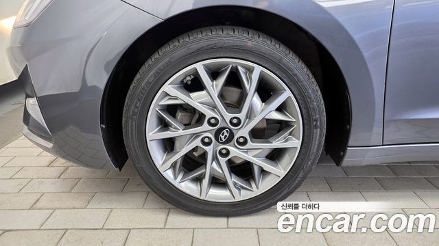 Hyundai AVANTE 2019 — photo 5