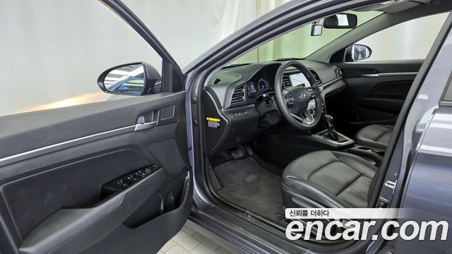 Hyundai AVANTE 2019 — photo 10