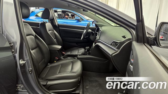 Hyundai AVANTE 2019 — photo 11