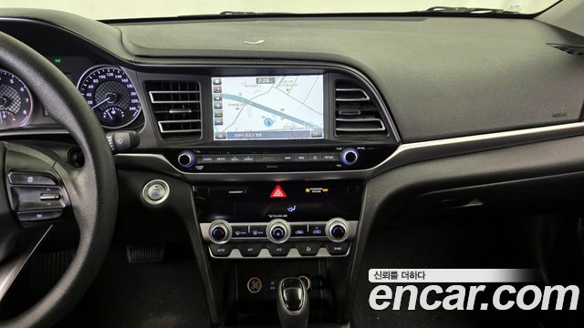 Hyundai AVANTE 2019 — photo 14