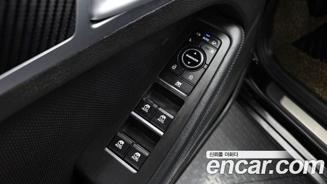 Hyundai Genesis 2016 — photo 17