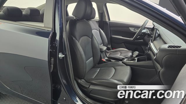 Kia K3 2022 — photo 12