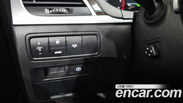 Genesis G80 2017 — photo 14
