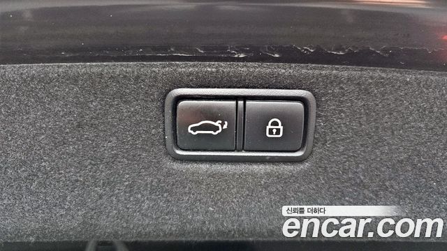 Genesis G80 2017 — photo 18