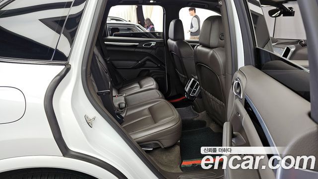 Porsche Cayenne 2017 — photo 12