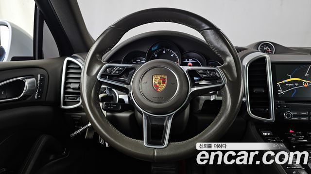 Porsche Cayenne 2017 — photo 13