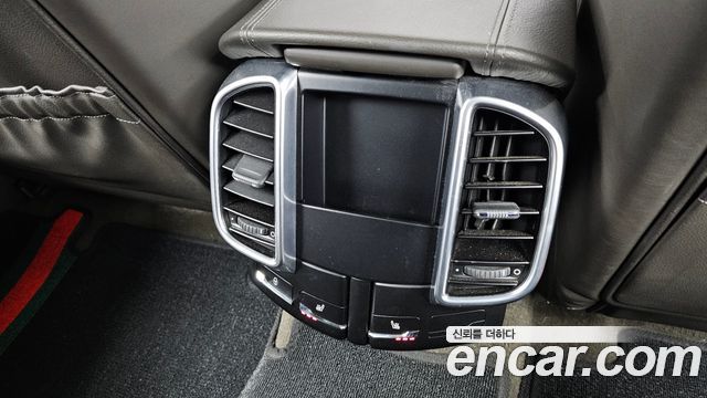 Porsche Cayenne 2017 — photo 19