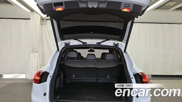 Porsche Cayenne 2017 — photo 20