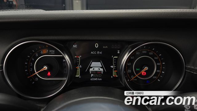 Jeep Wrangler 2022 — photo 8