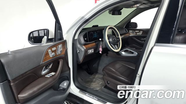 Mercedes-Benz GLE-Class 2020 — photo 10