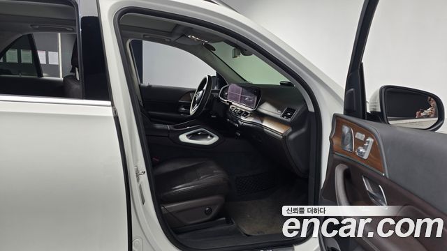 Mercedes-Benz GLE-Class 2020 — photo 11