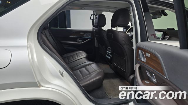 Mercedes-Benz GLE-Class 2020 — photo 12