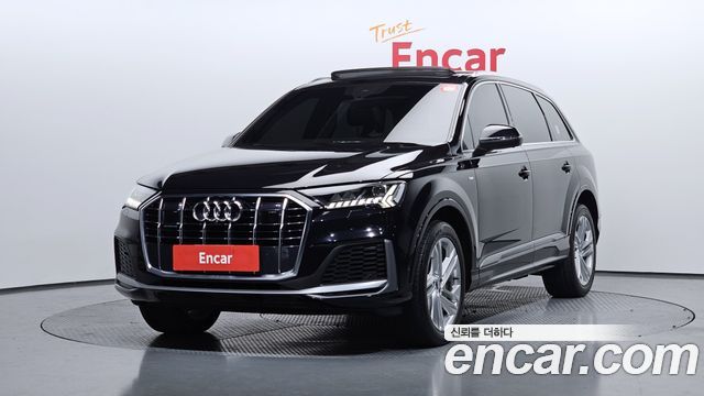 Audi Q7 2021 — photo 1
