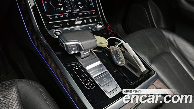 Audi Q7 2021 — photo 9