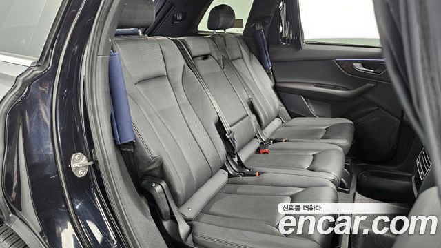 Audi Q7 2021 — photo 12
