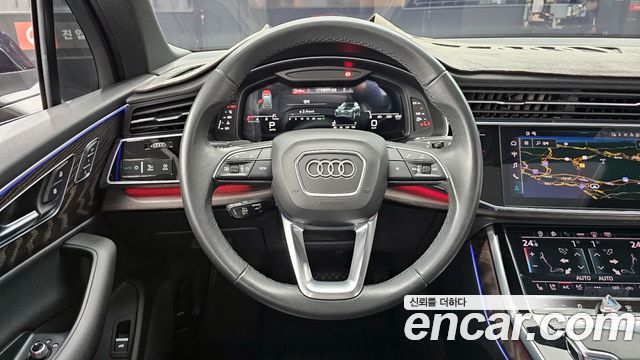 Audi Q7 2021 — photo 13