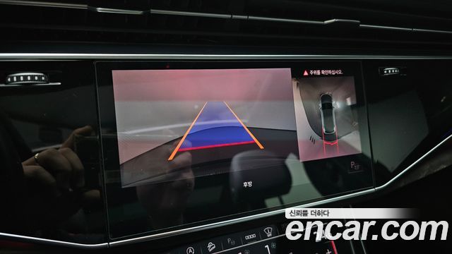Audi Q7 2021 — photo 15