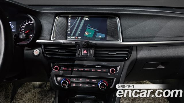 Kia K5 2016 — photo 16
