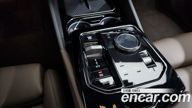 BMW 5-Series 2024 — photo 9