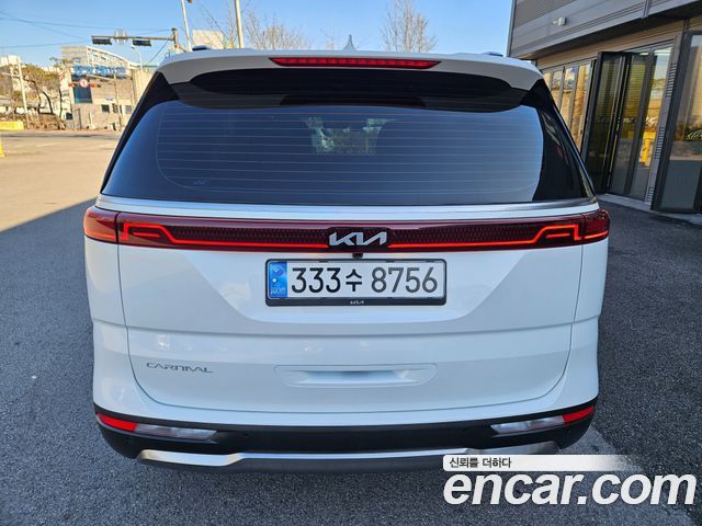 Kia Canival 2023 — photo 3