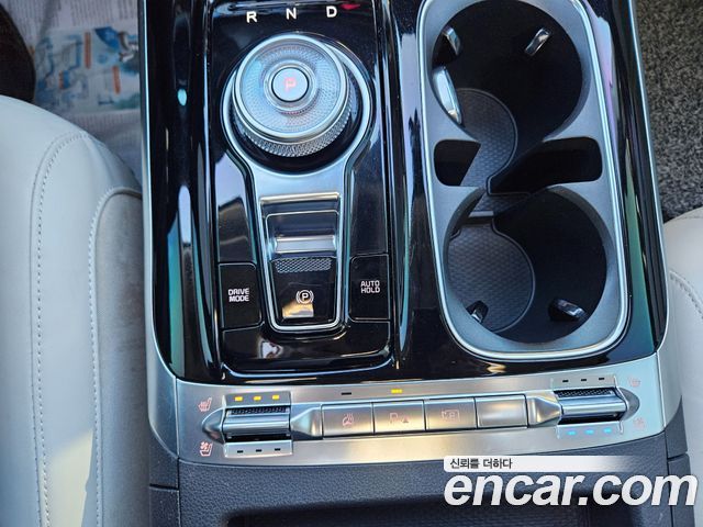 Kia Canival 2023 — photo 9