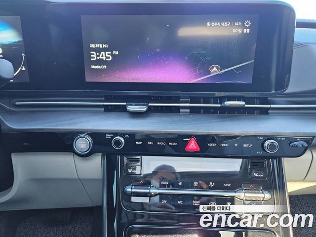 Kia Canival 2023 — photo 11