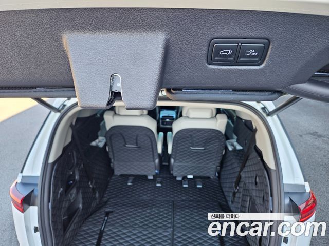 Kia Canival 2023 — photo 16