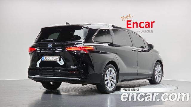 Toyota Sienna 2021 — photo 2