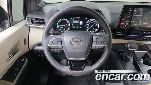 Toyota Sienna 2021 — photo 13