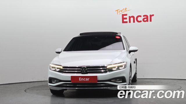Volkswagen Passat 2022 — photo 3