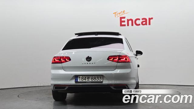 Volkswagen Passat 2022 — photo 4