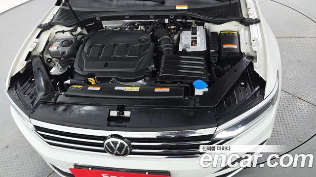 Volkswagen Passat 2022 — photo 6