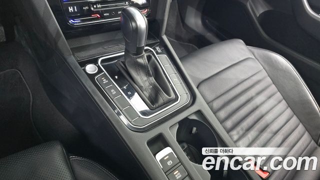 Volkswagen Passat 2022 — photo 9