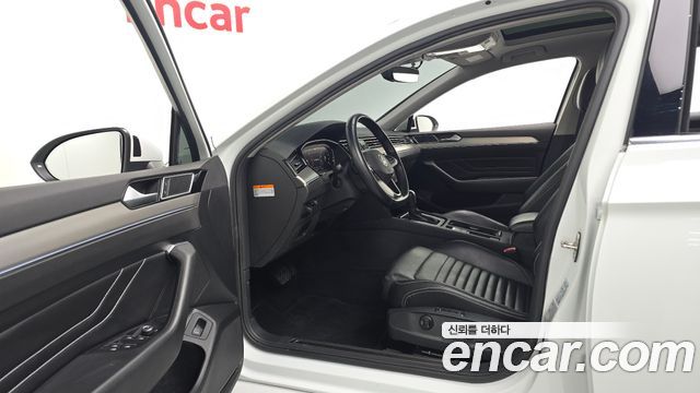 Volkswagen Passat 2022 — photo 10