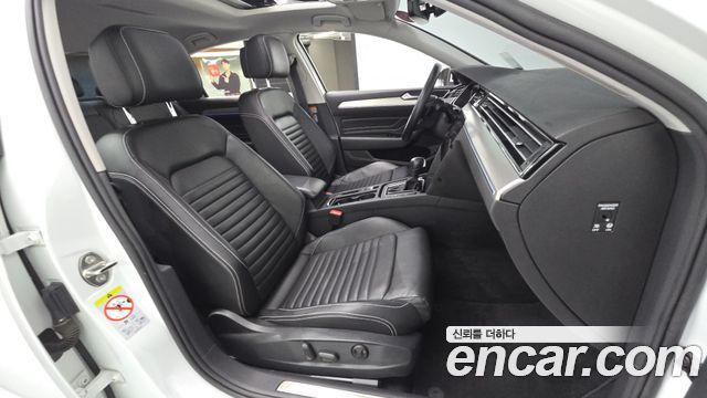 Volkswagen Passat 2022 — photo 11